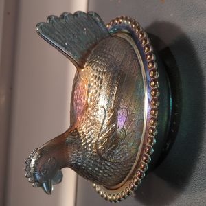 Indiana vintage iridescent carnival glass blue..hen on nest...no chips